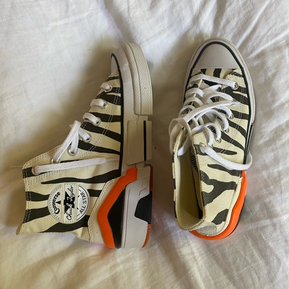 NEW Sunblocked Converse